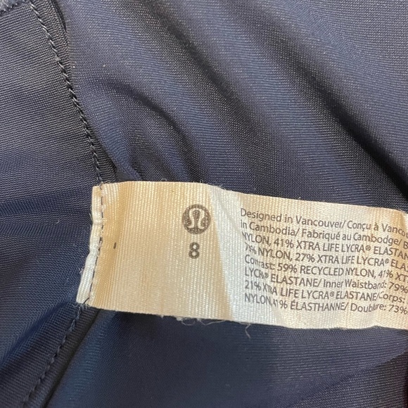 Lulu lemon shorts - Picture 4 of 4